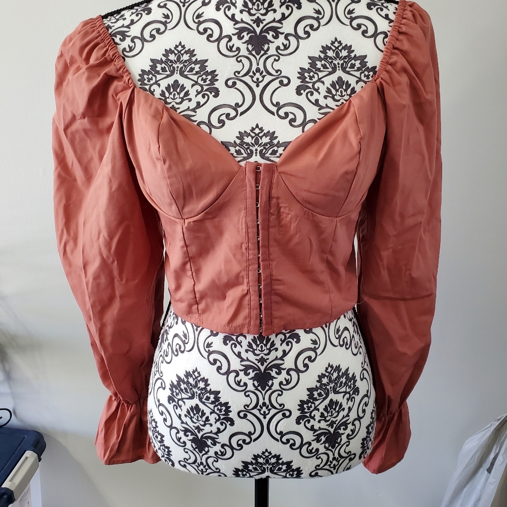 Coral top